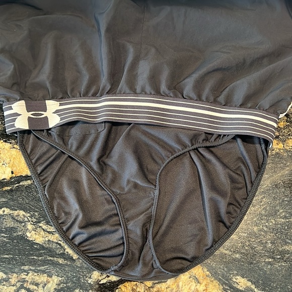 Under Armour Running Shorts - Picture 8 of 9